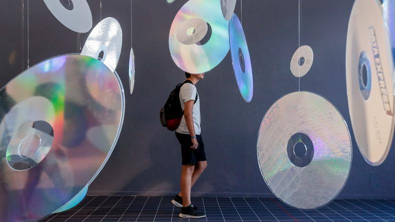 全球互联网很快“储存空间不足”,未来要把数据存在哪里?